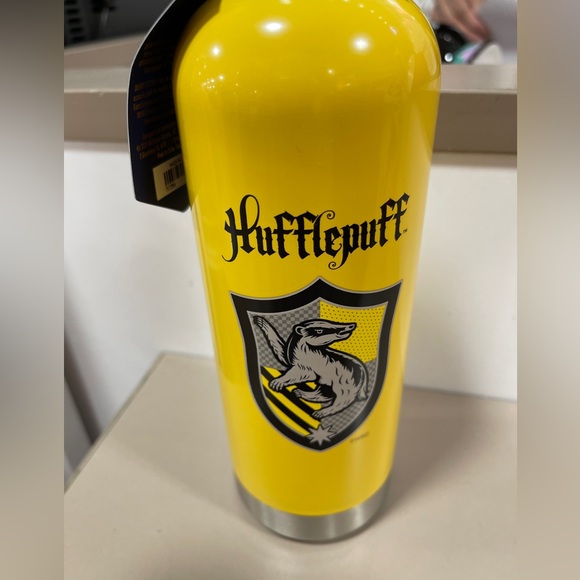 Harry Potter Hufflepuff 💛 Insulated Water Bottle Williams Sonoma  NWT - Picture 5 of 6